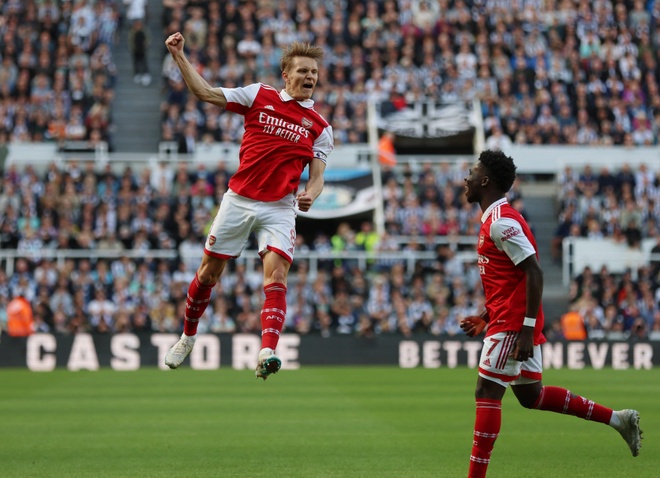 huyen-thoai-mu-roy-keane-arsenal-se-lap-ky-luc-8-thang-ruoi-dan-dau-bang-ma-van-0-cup