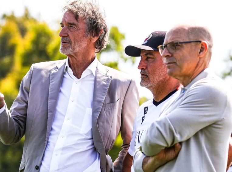 Dave Brailsford từ bỏ vai trò ở đội đua xe đạp để tập trung cho vai trò ở Manchester United