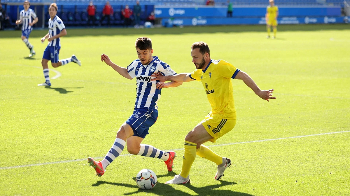 Soi kèo Alaves vs Cadiz ngày 20/1