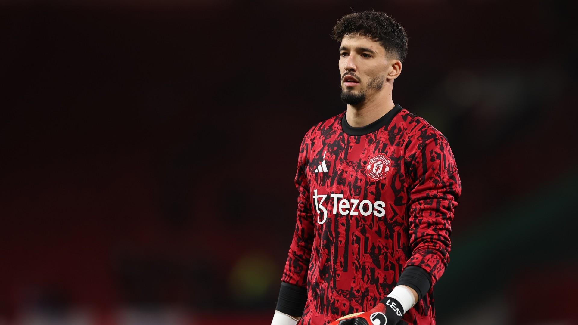 Ten Hag vốn không còn cần Altay Bayindir.